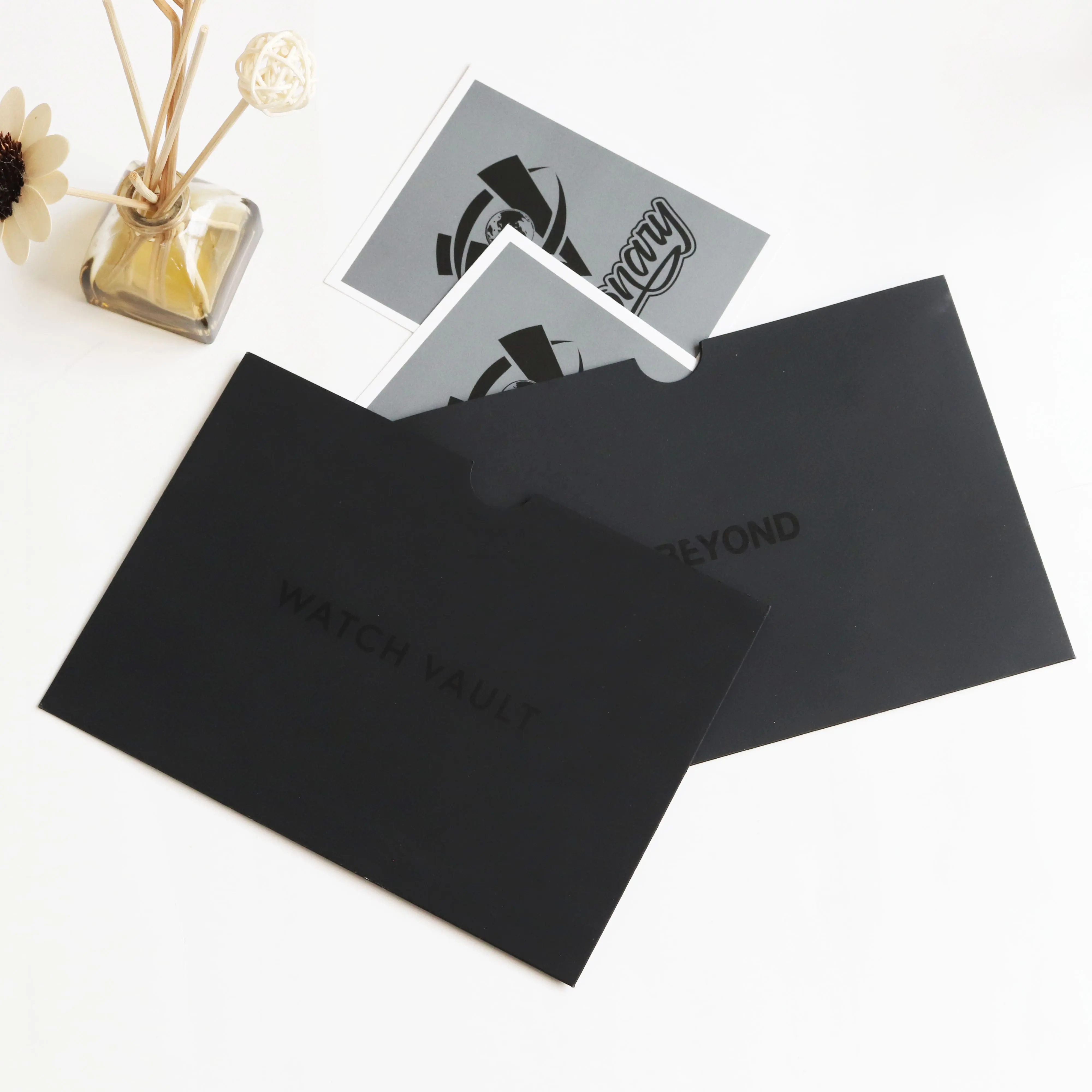 Custom Black Logo Afdrukken Premier Business Envelop Matte Zijde Katoen Art Papier Dank U Kaart Met Envelop