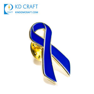เข็มกลัดโลหะเคลือบทองรูปริบบิ้นสีชมพูสำหรับรณรงค์มะเร็งเต้านม พร้อมโลโก้สั่งทำพิเศษ มีสีเขียว น้ำเงิน ดำ แดง เหลือง - Product Image 3