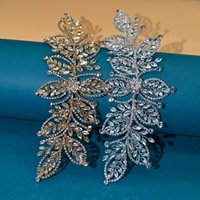 Accessoires de cheveux de mariée de luxe en strass perlés et appliqués en cristal pour robes de bal et décorations