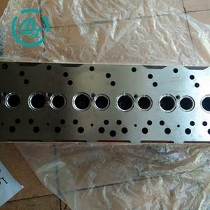 Cabeza de Cilindro Diésel EexcavaStart 6D95 6207-11-1100 para Excavadoras PC200-6/PC220-6, Duradera y Confiable, Fácil de Instalar - Product Image 2