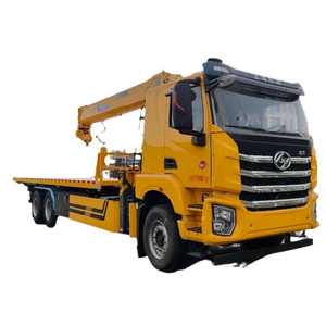 Laadbak Sleepwagen Uitgerust Met Een 8-Tons Kraan Voor Noodhulp - Product Image 1