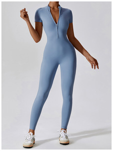 Combinaison de sport moulante à manches courtes avec fermeture éclair pour femme, couleur nude, populaire, vente en gros, pour le yoga et la gym - Product Image 2