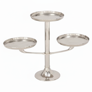 Soporte de chocolate de metal plateado brillante con patas cónicas, lo mejor para el estilo moderno de eventos y estaciones de dulces de lujo - Product Image 1