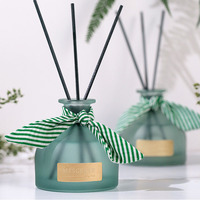 Parfum de luxe Mescente bâton de rotin bouteille en verre arôme naturel diffuseur d'huile essentielle de roseau et ensemble de bougies
