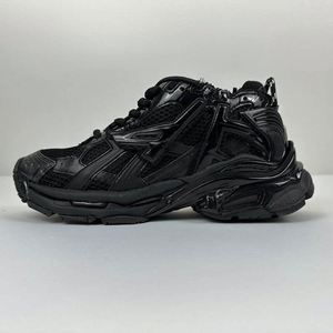 รองเท้าผ้าใบดีไซน์เนอร์ Balens LED Ciagas รุ่น Track Sneaker แบบมีพื้นหนา คุณภาพดี ผลิตจากผ้าตาข่าย เหมาะสำหรับใส่เดินเล่น สไตล์ลำลอง พร้อมคุณสมบัติแบบรองเท้าบาสเก็ตบอล - Product Image 3