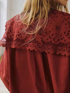 Blusa de Mujer Vintage con Cuello de Muñeca con Volantes de Encaje, Bordado Intenso y Botones, Manga Larga - Product Image 2