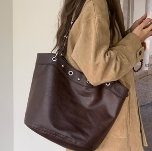 Sac fourre-tout en cuir PU noir pour femme, sac à main à bandoulière grande capacité, sac seau imperméable pour les voyages quotidiens - Product Image 6