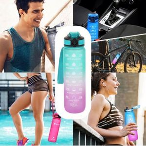 Bouteille d'eau grande capacité 1 litre (32 oz) sans BPA, anti-fuite, avec marqueur de temps et infuseur à fruits - Product Image 4