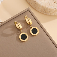 Ensemble de bijoux tendance en acier inoxydable plaqué or 18 carats, double face blanc et noir, avec anneaux romains ronds, collier, bracelet et boucles d'oreilles