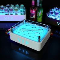 Nouveau plateau en verre à liqueur VIP carré en métal chaud présentateur de bouteille de Logo personnalisé pour Bar discothèque salon