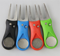 Outil de réparation de divots de golf, type couteau à lame escamotable, avec bouton pop-up, marqueur de balle magnétique, léger, en acier inoxydable, pliable, accessoire pour club de golf