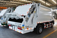 Fabriqué en Chine nouvelle Transmission manuelle 4x2 carburant Diesel alimenté camion de Compression des ordures compacteur noyau moteur pompe moteur boîte de vitesses
