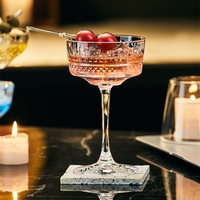 Ensemble de verres à cocktail en cristal pressé de style vintage, gobelets à pied haut, verres à vin transparents pour la décoration de bar à domicile ou de mariage
