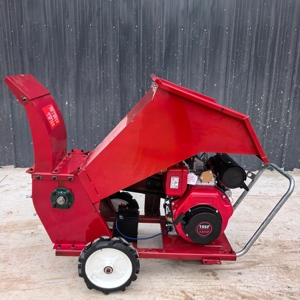 Broyeur de bois motorisé 7500W, capacité <span class=keywords><strong>5T</strong></span>/h, avec alimentation hydraulique automatique, fixation sur remorque, facile à déplacer, livraison gratuite - Product Image 4