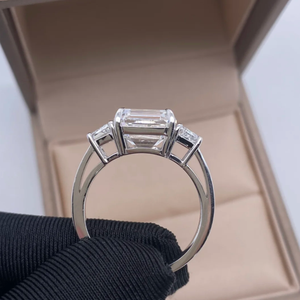 IGI Custom 3ct Drei-Stein-<span class=keywords><strong>Ring</strong></span> 18 Karat Weißgold Asscher Cut Lab Grown Diamond <span class=keywords><strong>Ring</strong></span> mit HPHT DVD - Product Image 3