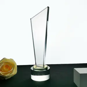 هدايا تذكارية فريدة مزينة بشعارات محفورة جائزة K9 Crystal Trophy