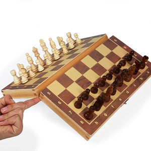 <span class=keywords><strong>Jeu</strong></span> d'échecs magnétique portable en bois – Échiquier et pièces inclus - Product Image 2