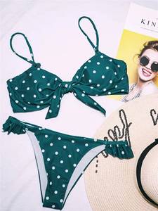 Ensemble bikini deux pièces sexy et adorable pour filles, à pois, avec franges à nouer devant et bas triangulaire, pour la vente en gros - Product Image 3