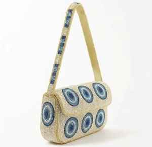 Elegante y elegante bolso cruzado con bordado de cuentas de semillas con correa ajustable hecho a mano - Product Image 3