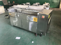 Machine à éplucher et nettoyer les pommes de terre, les carottes, le gingembre et le manioc entièrement automatique et motorisée en acier inoxydable pour restaurants