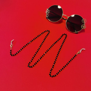 Chaîne de lunettes en cristal noir de style européen et américain, tendance mode été 2023 - Product Image 1