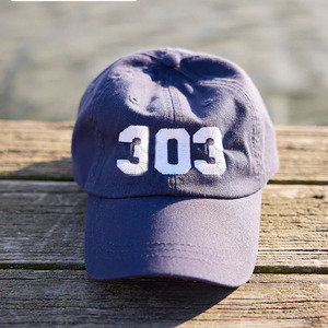 Casquette de baseball rétro délavée, ajustable, respirante, 100 % coton, conçue par le fabricant, personnalisable. - Product Image 4