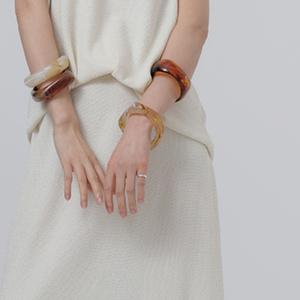 Pulseras de Resina Acrílica Lucite para Mujer, Brazaletes Anchos de Diseño Irregular Vintage, Joyería de Moda 2026 - Product Image 1