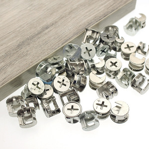 Conector Tres en Uno de 10mm/12mm/15mm para Armarios, Cajones, Paneles y Escritorios - Tuercas de Montaje y Ruedas Excéntricas Incluidas - Product Image 1