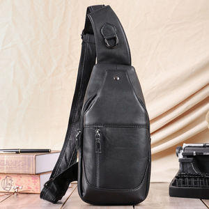 กระเป๋าคาดหน้าอกผู้ชายหนังแท้สีดำเคลือบน้ำมันเรียบง่ายสบายๆสำหรับเดินทางกลางแจ้งกระเป๋าสะพายข้างทนทานฤดูใบไม้ผลิ 2023 - Product Image 1