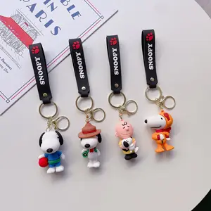 Nouveau caoutchouc dessin animé <span class=keywords><strong>Snoopy</strong></span> porte-clés 3D poupé<span class=keywords><strong>e</strong></span> mignon sac pendentif clé de voiture accessoires enfants jouets - Product Image 3