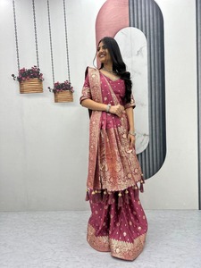 Sari en soie pure, best-seller, avec élégante broderie Zari, idéal pour les mariages et les occasions traditionnelles, disponible à la vente. - Product Image 1