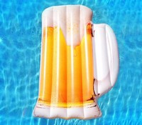 En gros, Matelas flottant gonflable en forme de tasse de bière, chaise longue flottante, lit flottant pour piscine, équipement de natation