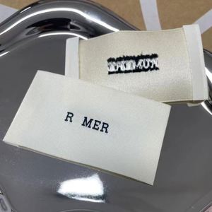 Étiquettes tissées de haute qualité à haute densité, logo personnalisé, étiquettes tissées pour les marques de vêtements - Product Image 3
