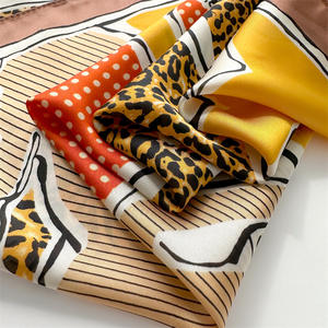 70*70 küçük kare eşarp 3D dijital baskılı at saten eşarp kadın yeni profesyonel ipek eşarplar için 2024 - Product Image 6