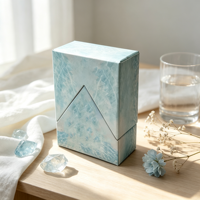 Boîte d'emballage de bijoux géométrique triangulaire avec logo personnalisé, boîte rigide en carton unique avec insert en velours éponge pour bague