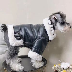 Luxuriöse <span class=keywords><strong>Designer</strong></span> Herbst Winter Hunde-Steppjacke, Uni-Muster, Schwarz, PU-Leder-Mantel mit Daunen-Plüschfell-Material Kleidung - Product Image 1