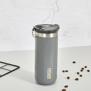 Taza de café de viaje de acero inoxidable de doble capa con logotipo simple Levantamiento de anillo al aire libre para ciclismo y diseño clásico de agua - Product Image 4