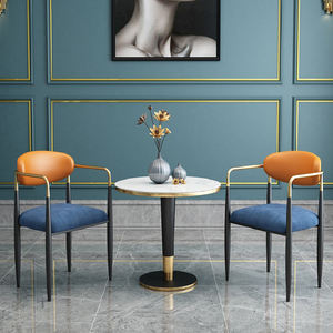 2025 vente en gros à bas prix de haute qualité <span class=keywords><strong>pieds</strong></span> noirs luxe salle de lecture fauteuil métal bleu velours <span class=keywords><strong>chaise</strong></span> de salle à manger pour Restaurant - Product Image 1