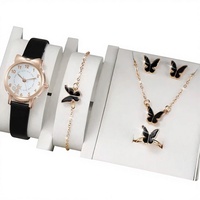 Nouvelle Arrivée Montre Femme à Quartz Analogique Tendance Design Chat Mignon Étoile Lune Verre Bracelet Cuir Cadran 28mm Date Automatique