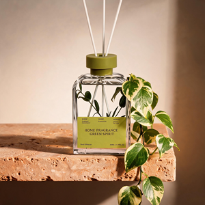 Luxury Flat Square Glass <b>Reed</b> <b>Diffuser</b> Set <b>For</b> Modern Home Decor Wholesale Private Label Premium Natural Healing Gifting Set - Product Image 1