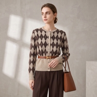 Cardigan d'hiver personnalisé pour femme, col rond, motif Argyle géométrique, tricoté à la machine, style Preppy Old Money, vente en gros OEM