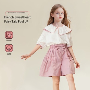 Ensemble deux pièces pour filles : Blouse à col Peter Pan et jupe à volants avec nœud – Tenue d'été décontractée et respirante pour enfants - Product Image 1