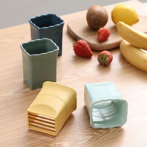 Cortador de Fresas Multiusos Premium Reutilizable Personalizado, Cortador y Divisor de Frutas y Verduras para Chefs - Product Image 1