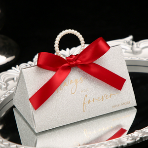 Nueva caja de dulces con brillantina fina para aniversario de bodas, caja de dulces de alta gama para boda y compromiso, caja de regalo triangular con lazo. - Product Image 6