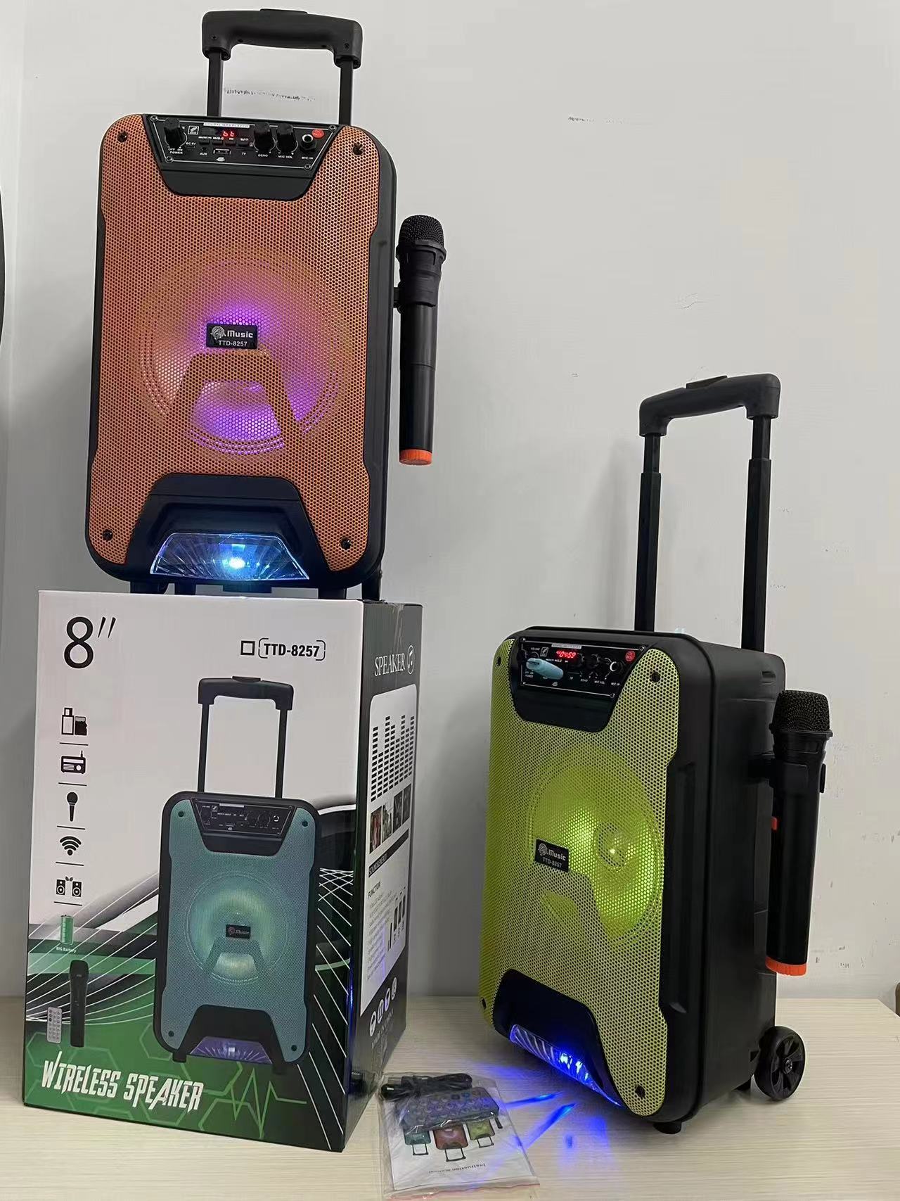 ส้ม ฟ้า มิ้นท์