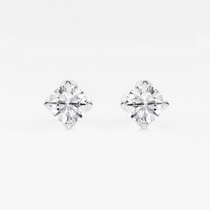 ต่างหูเพชรทรงกลม 2 กะรัต ดีไซน์กลีบดอกไม้ ประดับเพชรแล็บโกรว์ พร้อมใบรับรอง หรูหรา สง่างาม ระยิบระยับ สวยงามอย่างมีศิลปะ - Product Image 4