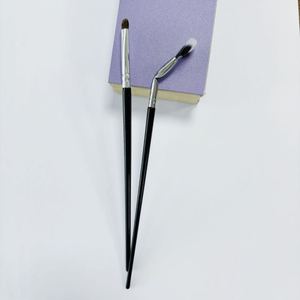 Premium-Qualität Ultra-Dünner Schrägflach-Applikator für Eyeliner und Augenbrauen, Veganer Make-up-Pinsel - Product Image 5