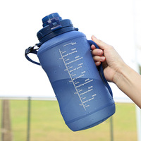 Bouteille d'eau de sport en silicone personnalisée de 2 L, portable, pliable, grande capacité, camping en plein air avec poignée de boisson directe pour les excursions
