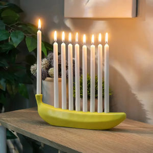 Bougeoir de table Menorah Banane créative Décor en résine Nouveauté Bougeoir Menorah Hanukkah Hanukkah avec 9 trous - Product Image 2