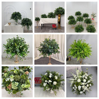 Simulation de fleur de mariage toile de fond vert forêt arc floral de table pour la décoration de fête de mariage